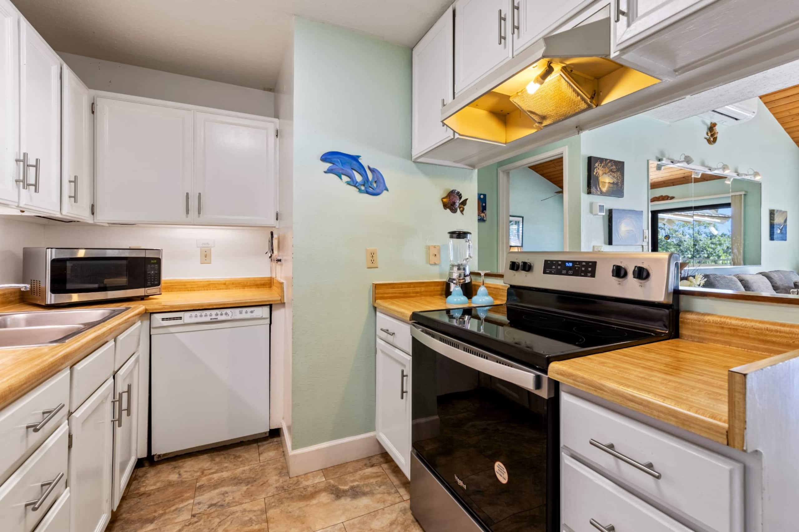 Condo in Kihei · ★4.71 · Studio · 3 beds · 2 private baths - Image 5
