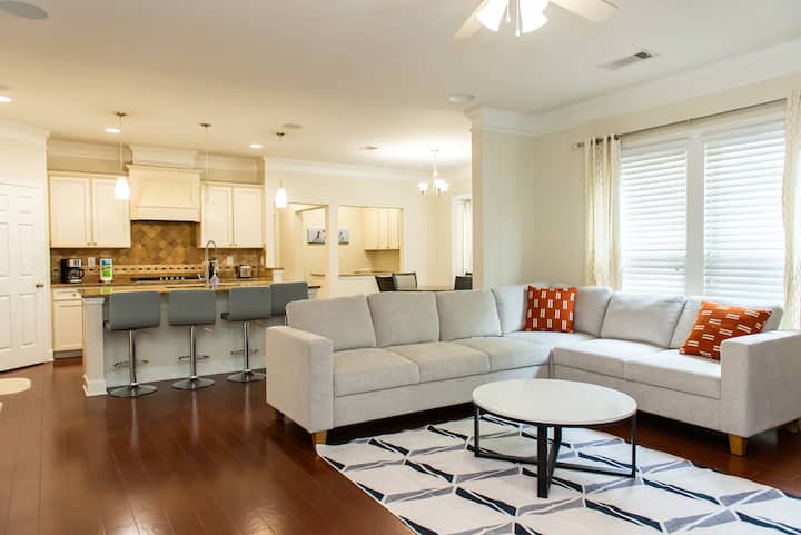 The Grand Magnolia - Suwanee, GA