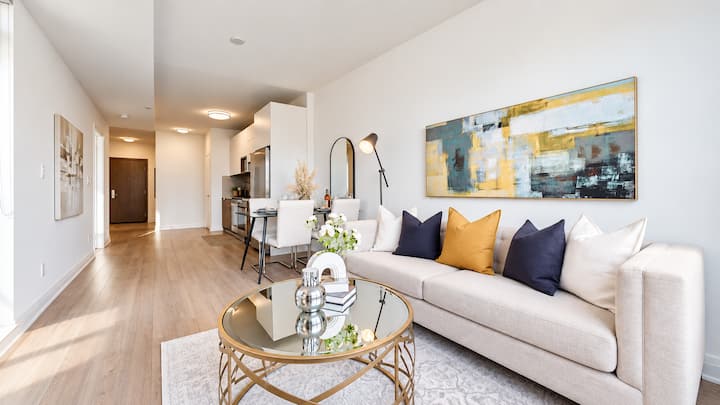 Modern 1+1 Br | Balcony, Gym & Park Views - Markham