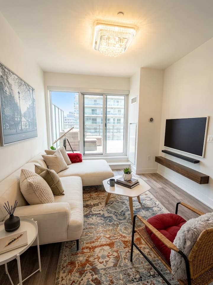 Bright Lakeside Condo With Huge Private Terrace - Toronto