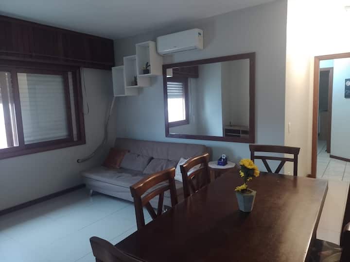 Amplo Apartamento De 2 Dormitórios, Centro. - Capão da Canoa