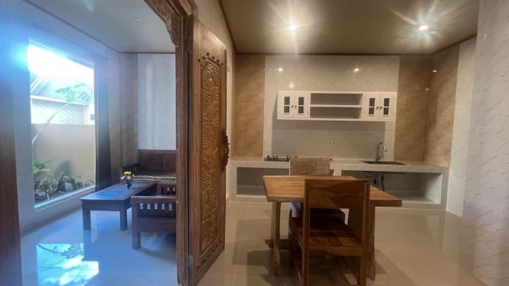 Tanah Private Apartment In The Heart Of Penestanan - Australia