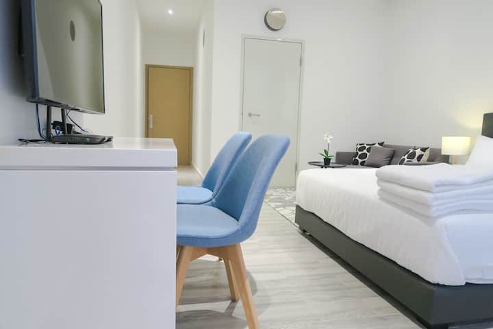 Comfy Studio Apt W Wifi @ Somerset /Orchard Area - Singapore