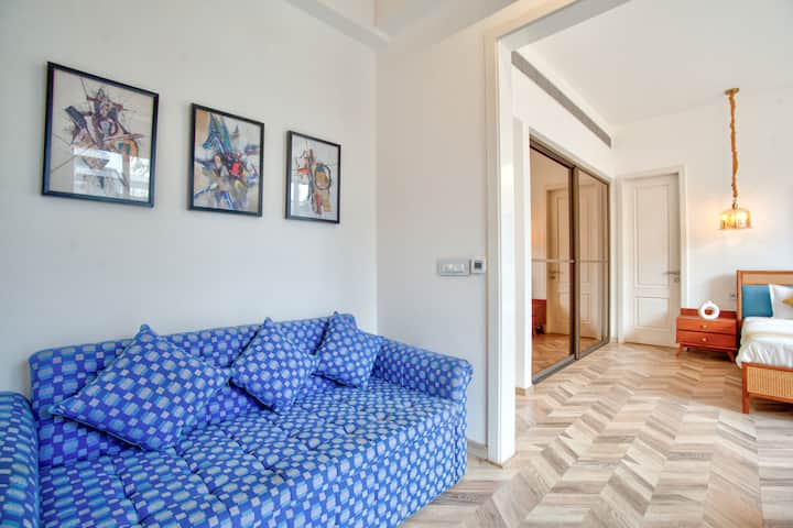 Living room image 2