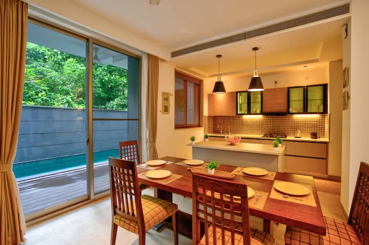 Dining area image 2