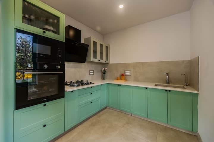 Full kitchen image 3