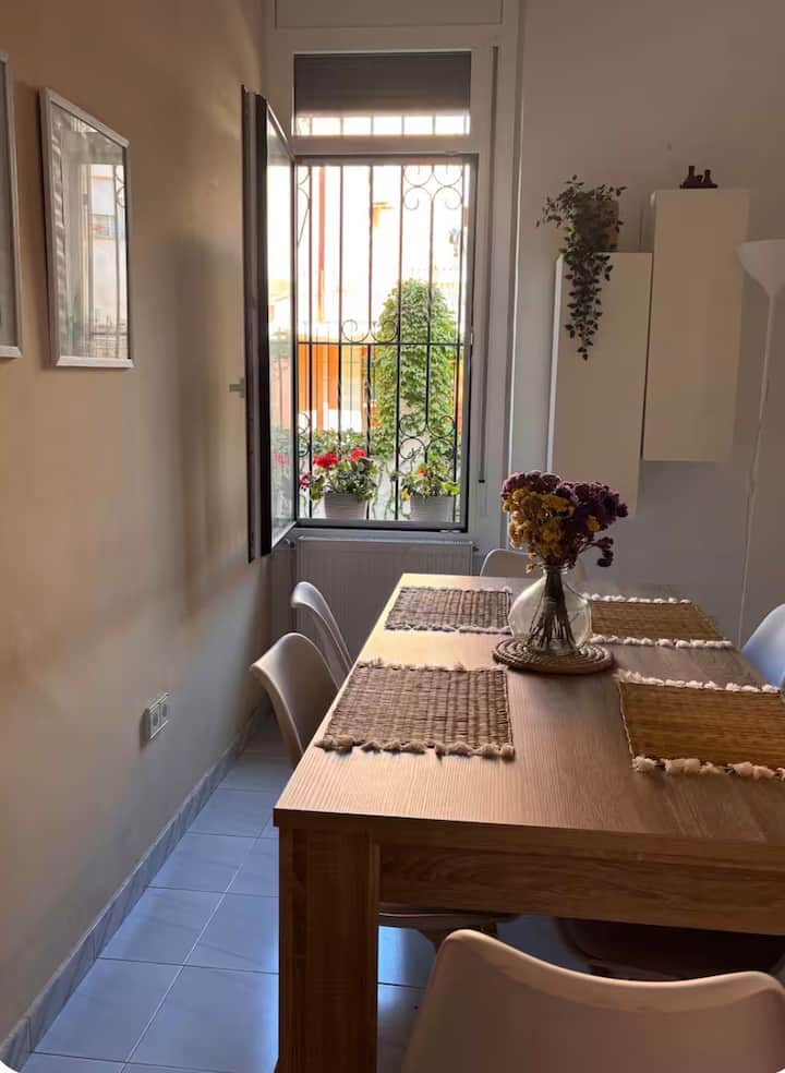 Can Quet, Allotjament A Dos Minuts De La Platja - Portbou