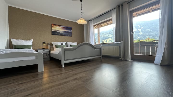 Dreibettzimmer Mit Balkon Und Bergblick - Rettenberg