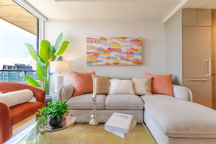 Luxe Skyline 2br 2ba | Pool & Sauna - Montreal