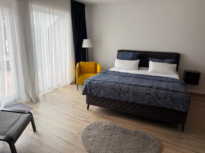 Deluxe-kingsizebettzimmer Terasse / Maxim City - Mainz