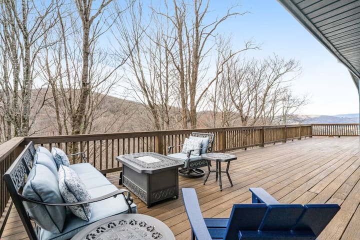 High Yall- Stunning Views, Game Room! - Banner Elk, NC