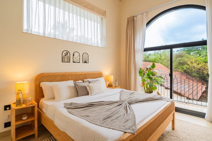 Bedroom 1 image 2