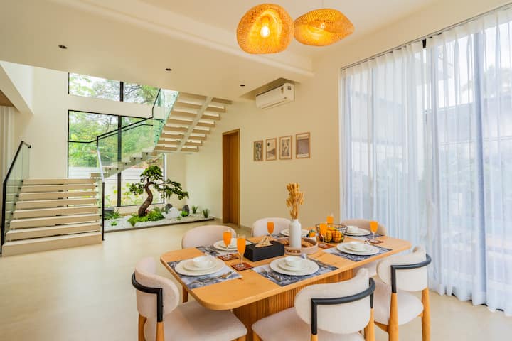 Dining area image 3