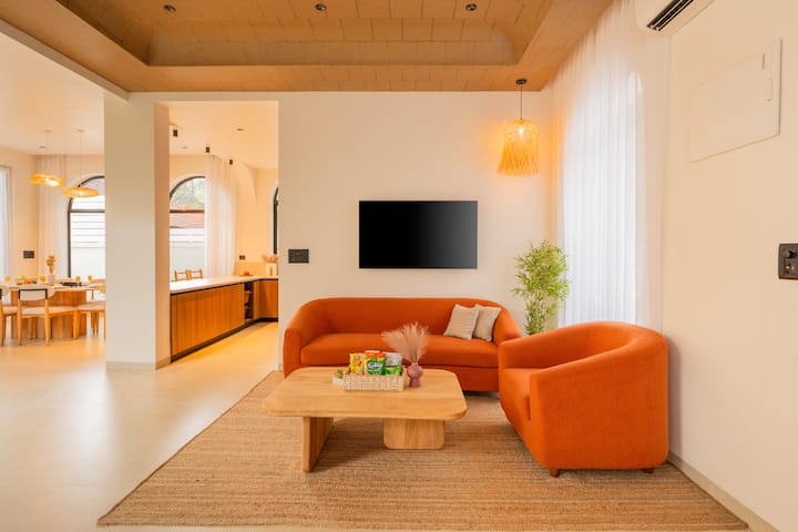Living room image 2