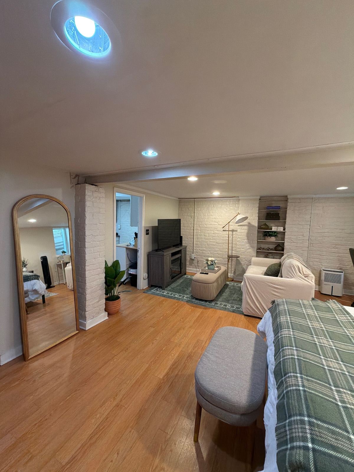 Prime Fan 1BR | Pet Friendly + Private Entry - Apartments for Rent in ...