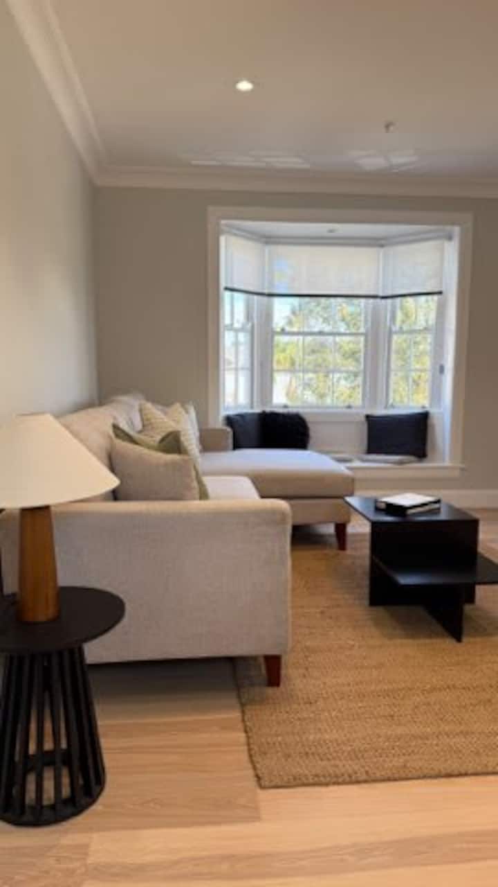 Stunning 3br With Views. Walk To Manly - Willoughby