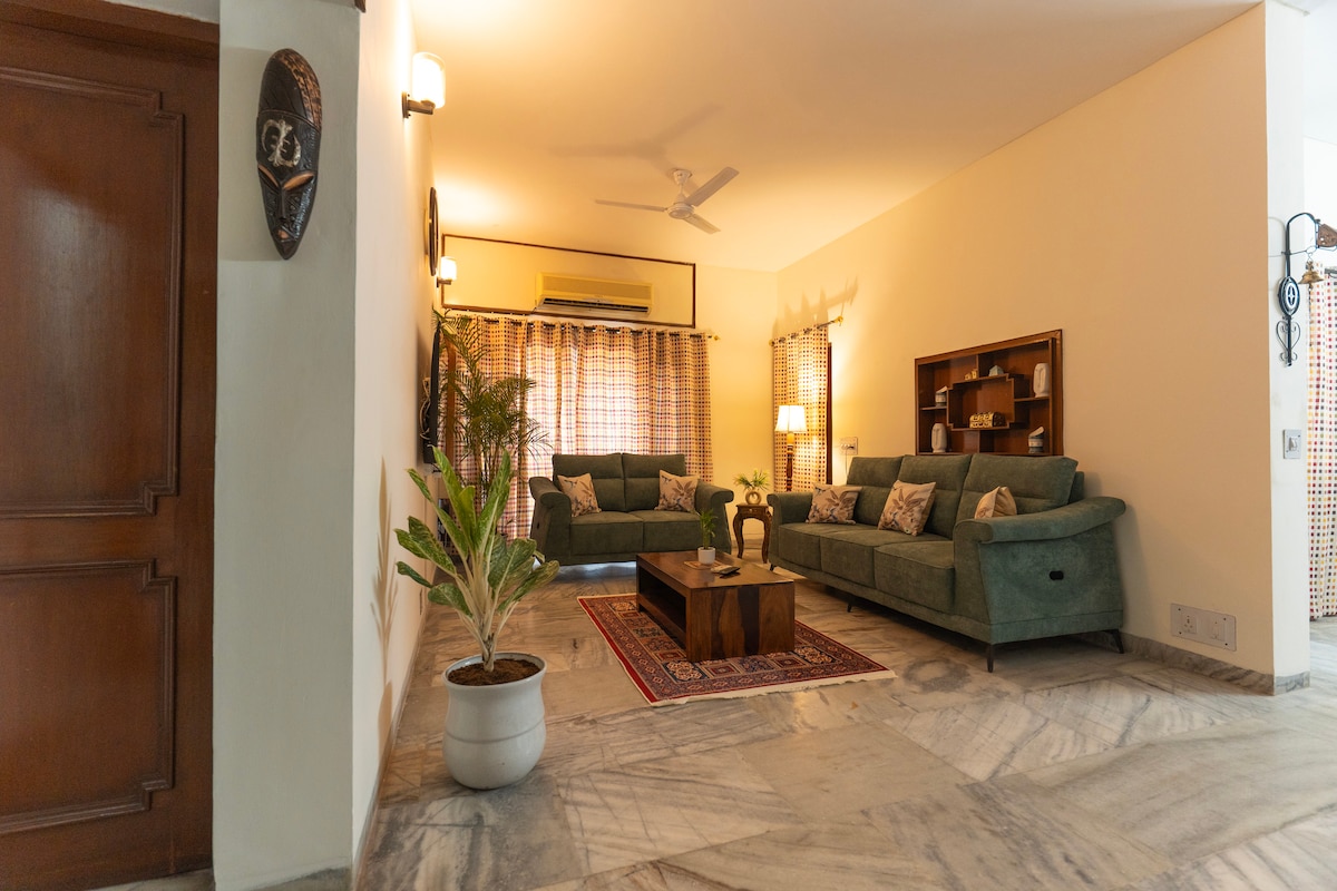 Luxe AC 2BHK Grnd-Flr|WiFi-CityHub-CarPark-Kitchen with private bathtub in El Nido