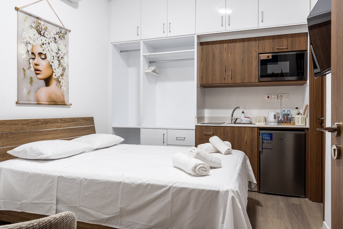 “ZEE” Room 102 - Apartments for Rent in Larnaca, Larnaca, Cyprus - Airbnb