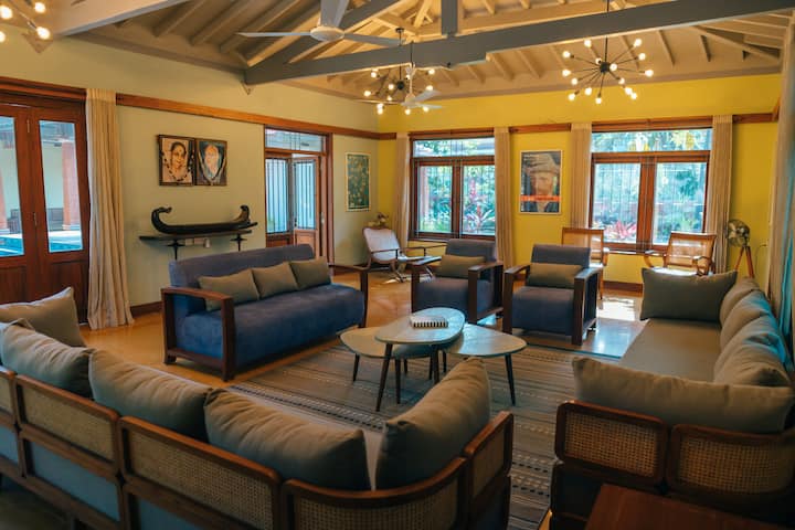 Living room image 10