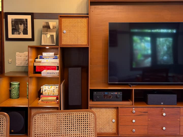 Living room image 7