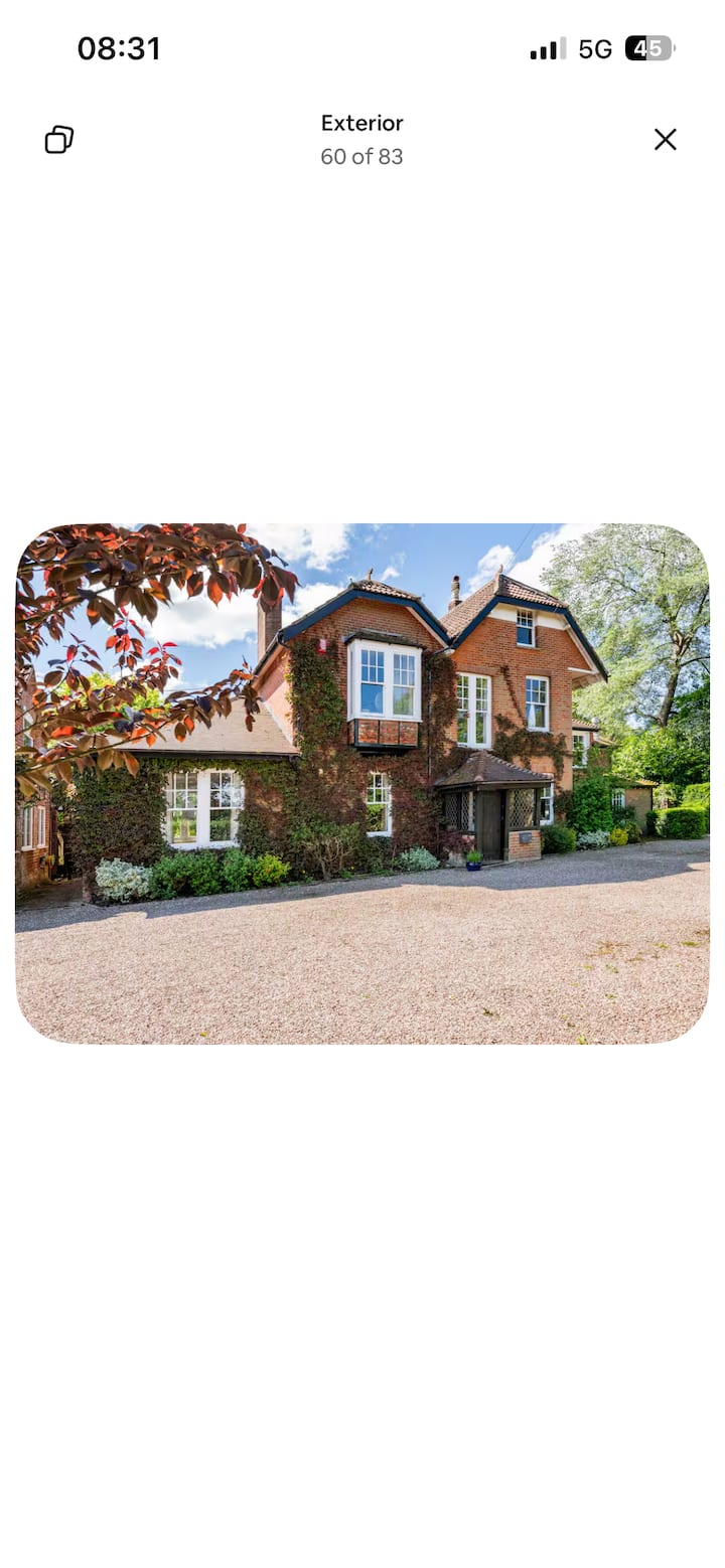 Spacious New Forest Country House & Hot Tub - Highcliffe