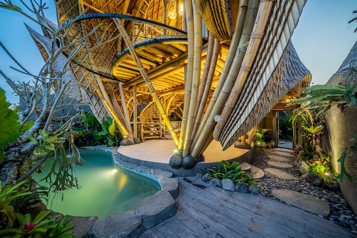 Bamboo Suite With Private Pool + Sunrise | Ubud - Australia