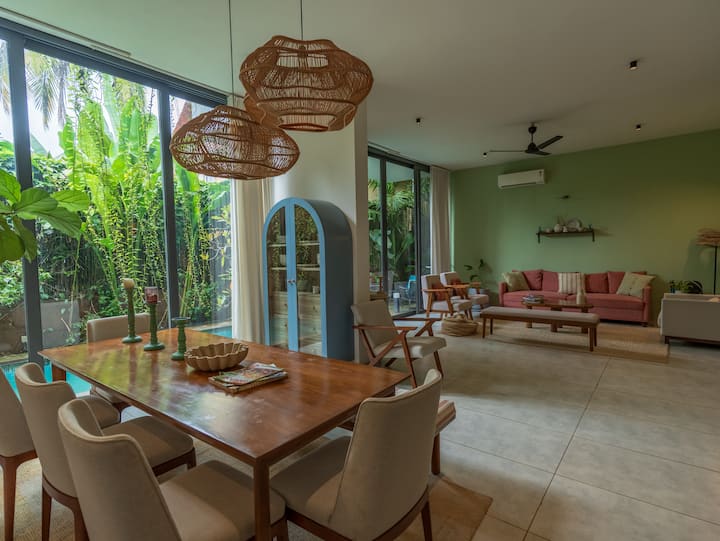 Dining area image 3