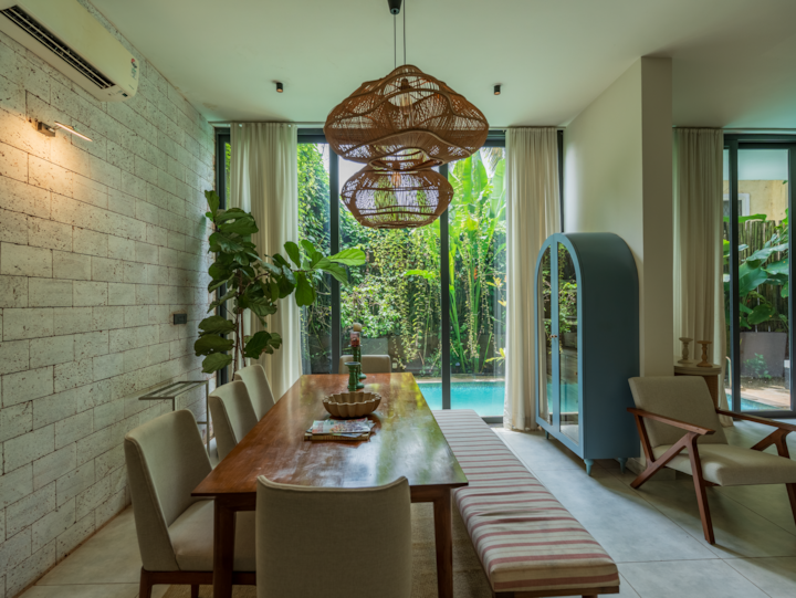 Dining area image 1