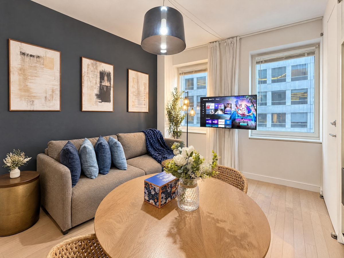 High-Rise 1BR Near Times Square | Sleeps 6 in New York City, New York ...
