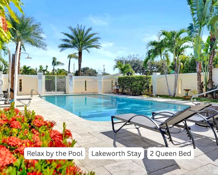Poolside Suite | 2 Queen Beds & Palm Pool Deck - Atlantis, FL