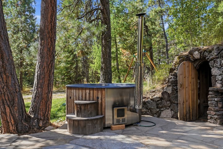 The Hobbit House | Lakefront + Hot Tub + Sauna - Cabins for Rent in ...