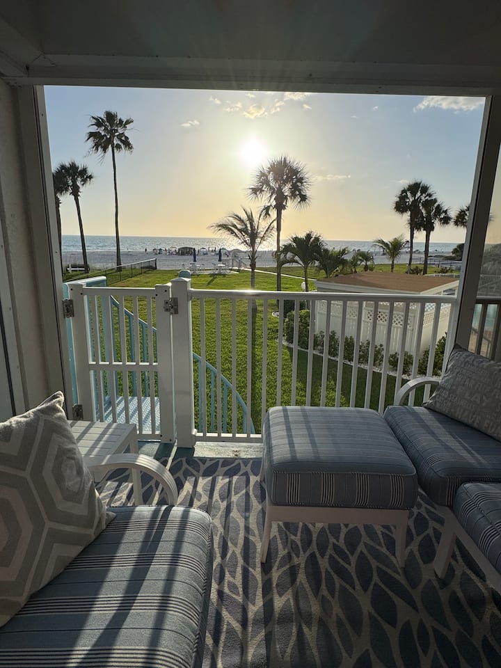 Beachfront Beauty On The Gulf - Redington Shores, FL