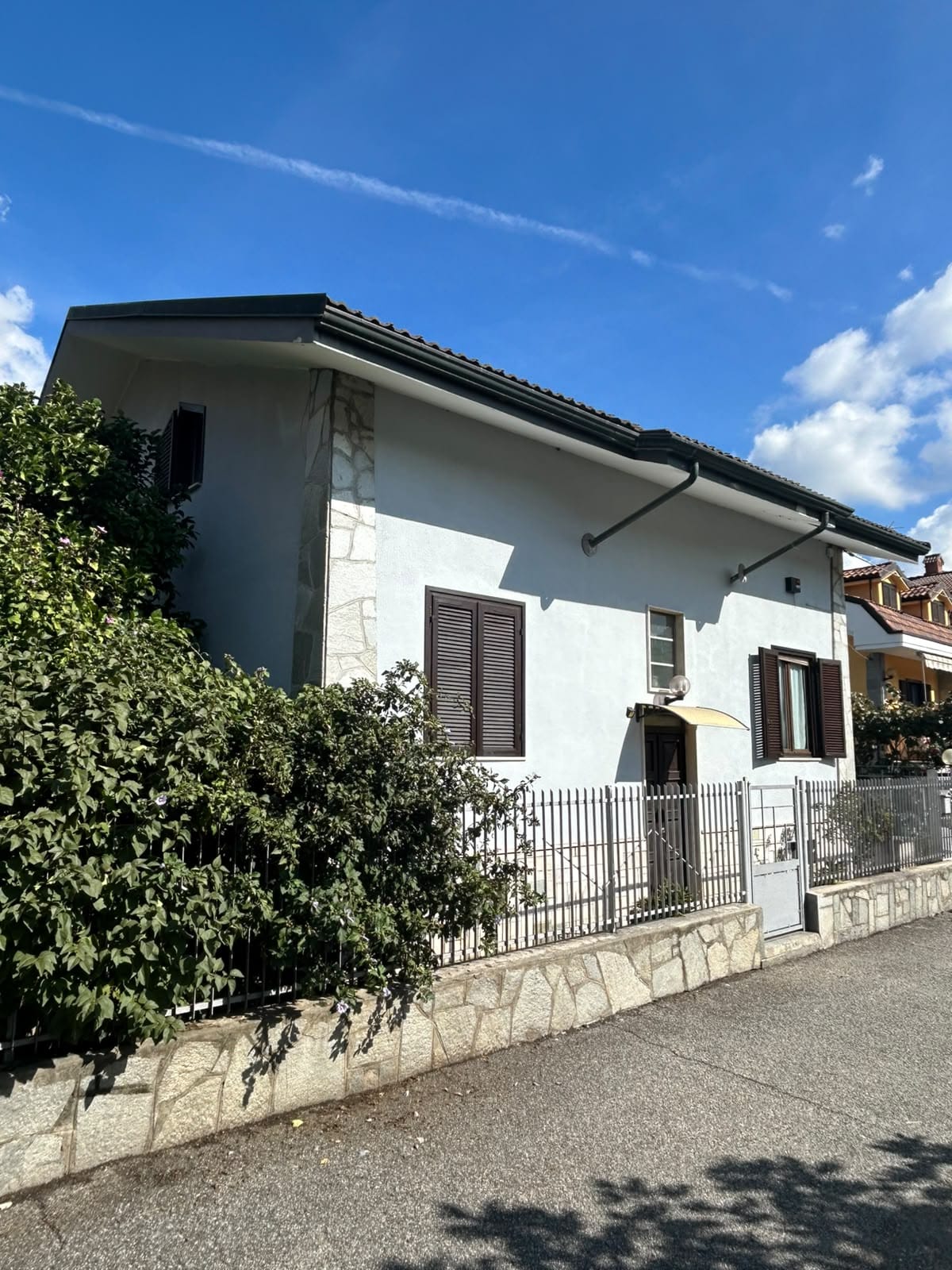 Rita's house surrounded by greenery. - Houses for Rent in San Mauro ...