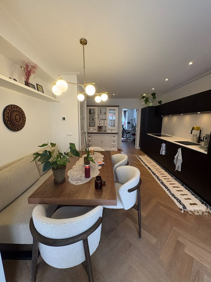 Live Like An Amsterdam Local: Oasis In De Baarsjes - 암스테르담