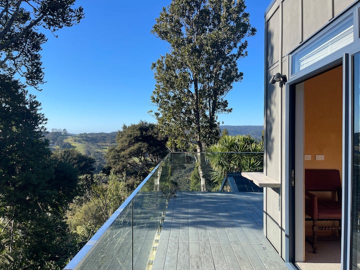 Classic, Luxurious, Tiny Nature Retreat - Auckland