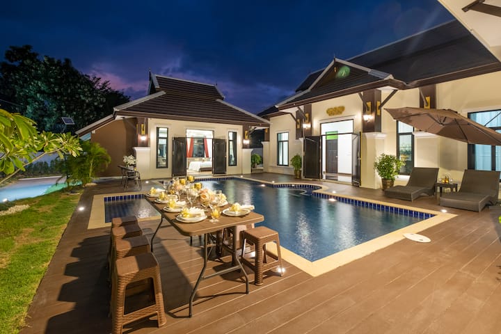 Hillnary-lanna&nbsp;Karmin Pool Villa
5卧6卫 拎包入住 管家服务 - 