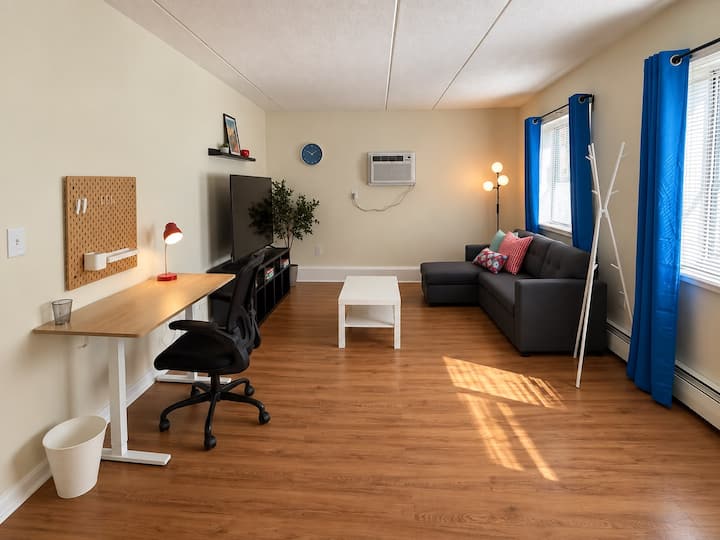 Close To The Subway-first Floor-free Parking- - Boston, MA