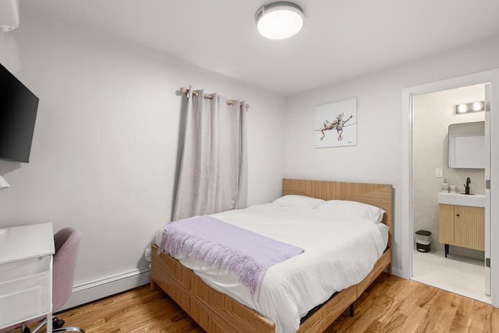 Violet Rm, Ensuite Bath, Wi-Fi, Train, W&D