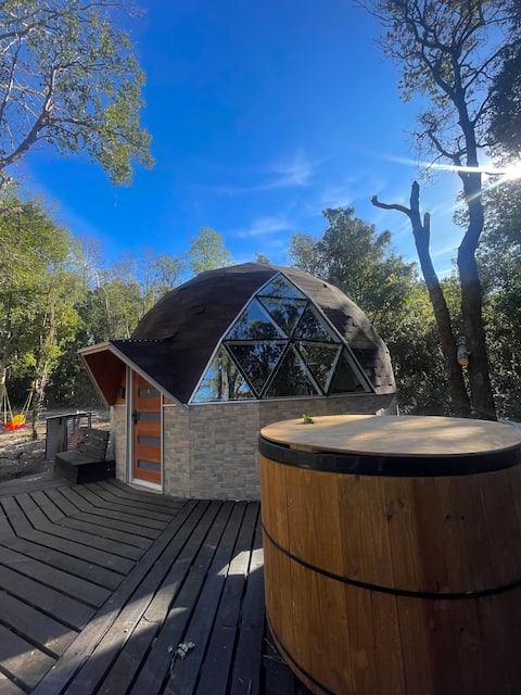 Canelo Dome, Hot Tub in Los Pichichis, Pucón