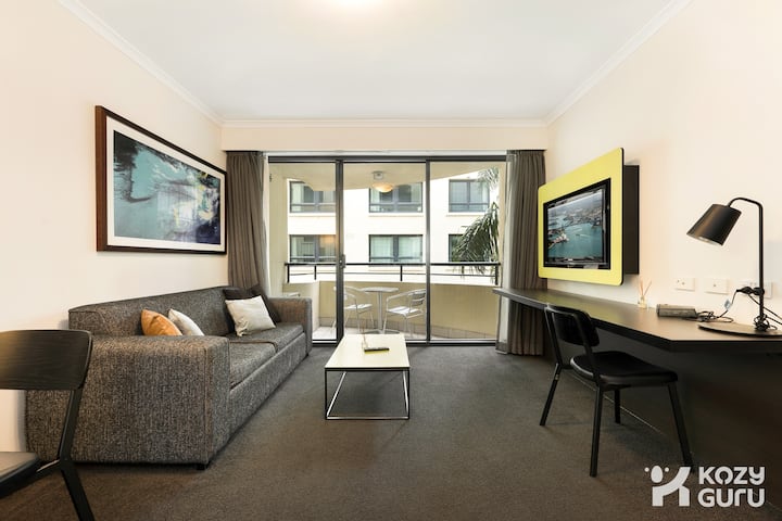 Kozyguru | Parramatta | Convenient 1r City Escape - Fairfield