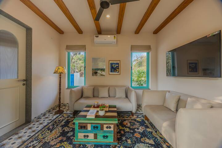 Living room image 4