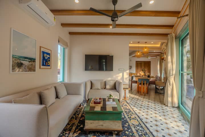 Living room image 1