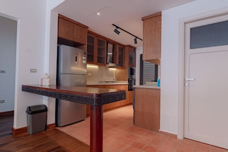 The Vintage Stay, 2BR Lakeview Residence. — 4