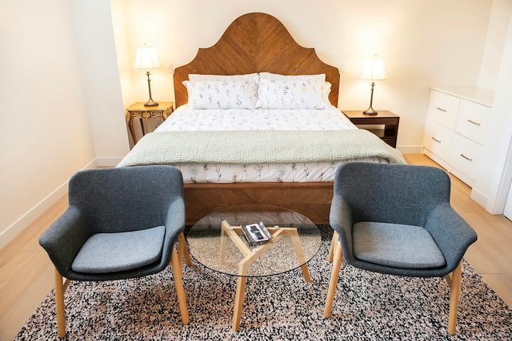 Heritage One Bedroom Suite - Portsmouth, NH