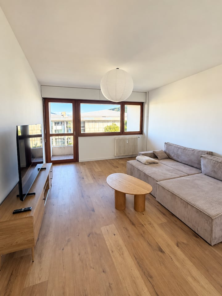 84 M²  3 Couchages  6 Pers  Genève à 5 Min - Annemasse