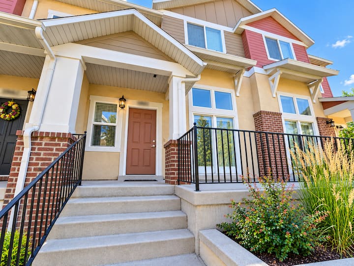 Sandy Townhouse Close To Everything! - Sandy, UT