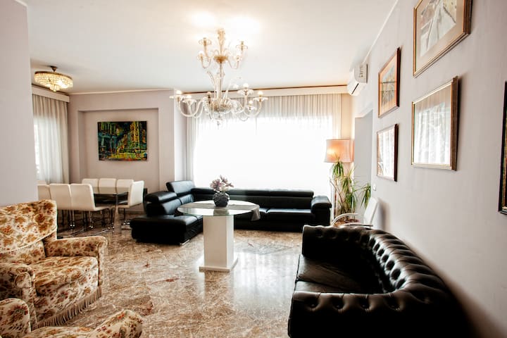 Hanini House Vatican area 4BR Terrace, Jetted tubs