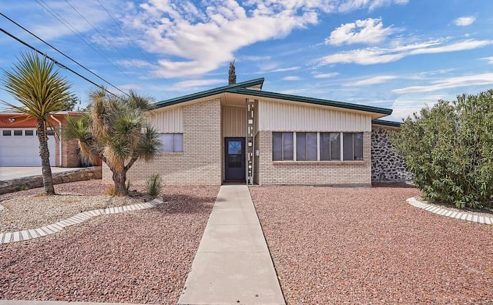 Spacious 3br Home Near Fort Bliss | Private Yard - El Paso, TX