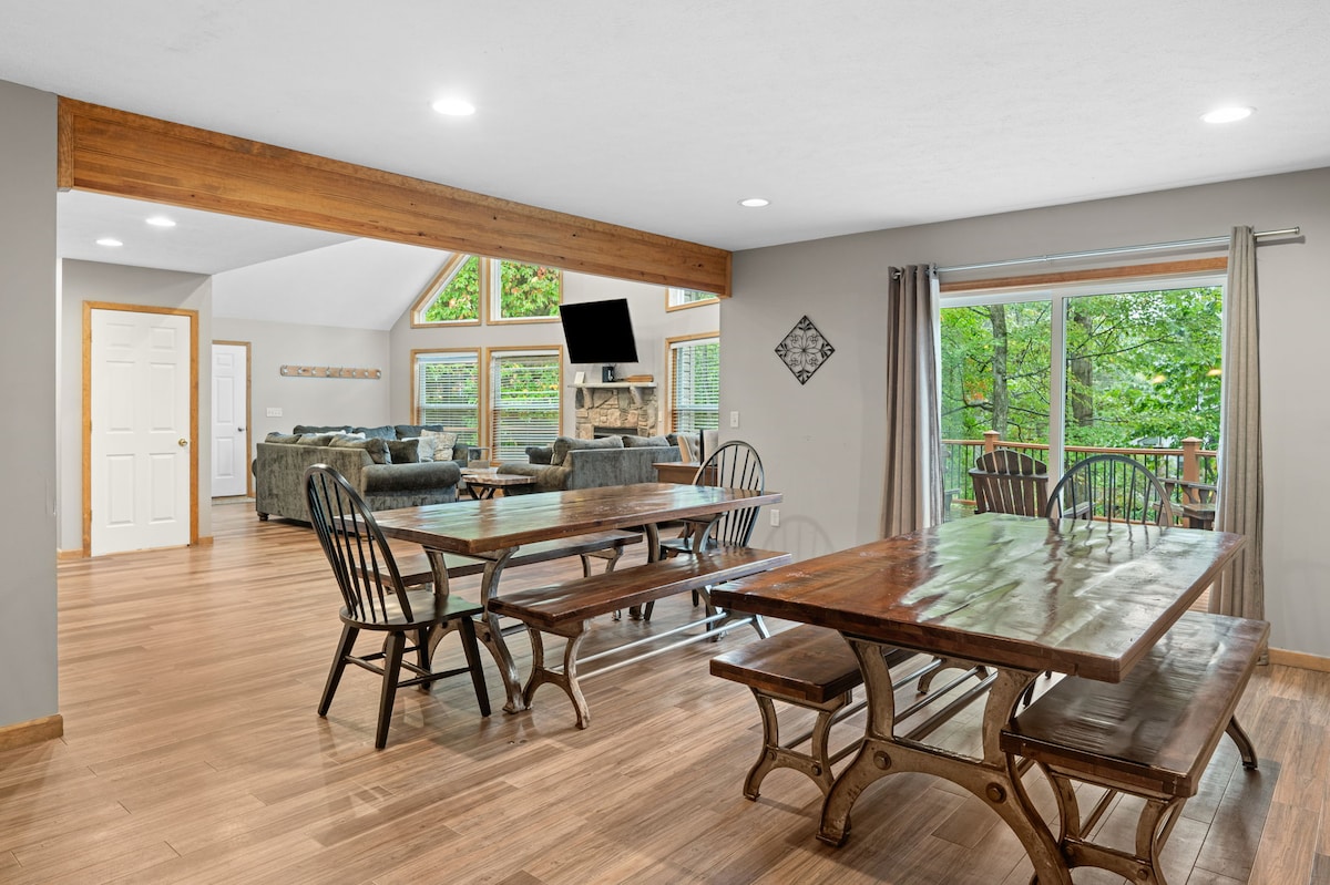 Dining area image 1