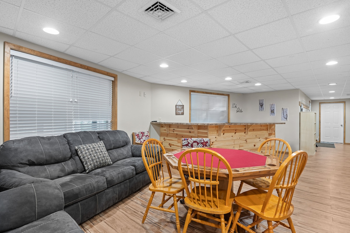 Dining area image 2
